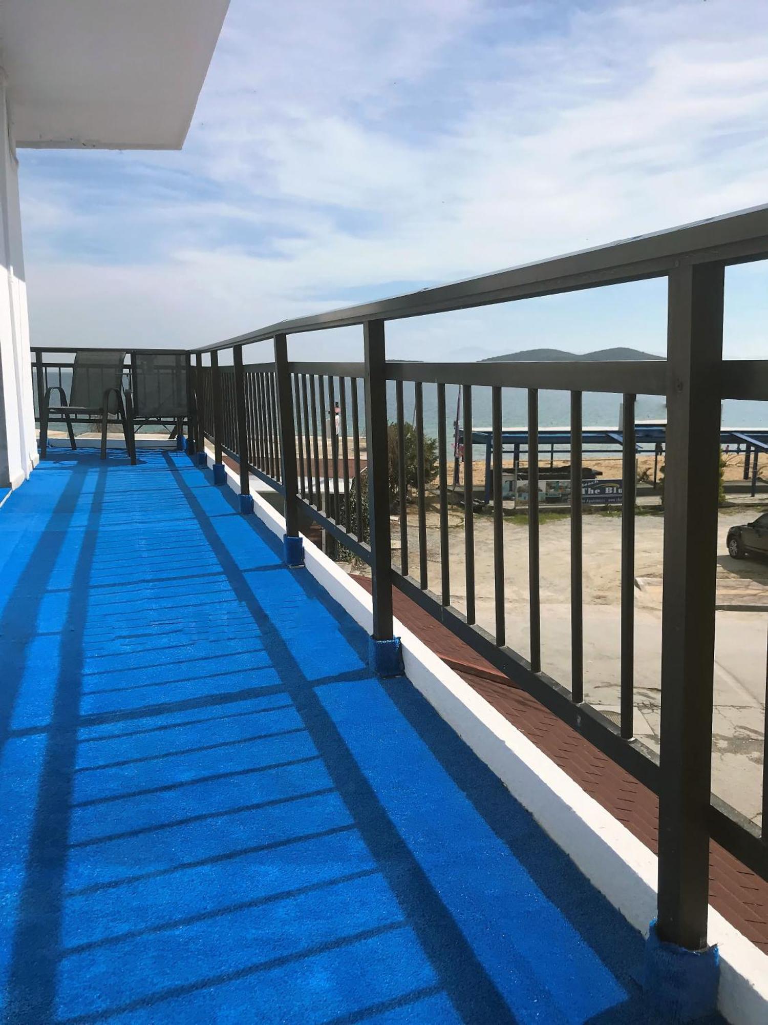 Upper Deck Apt. Lejlighed Néa Péramos Eksteriør billede