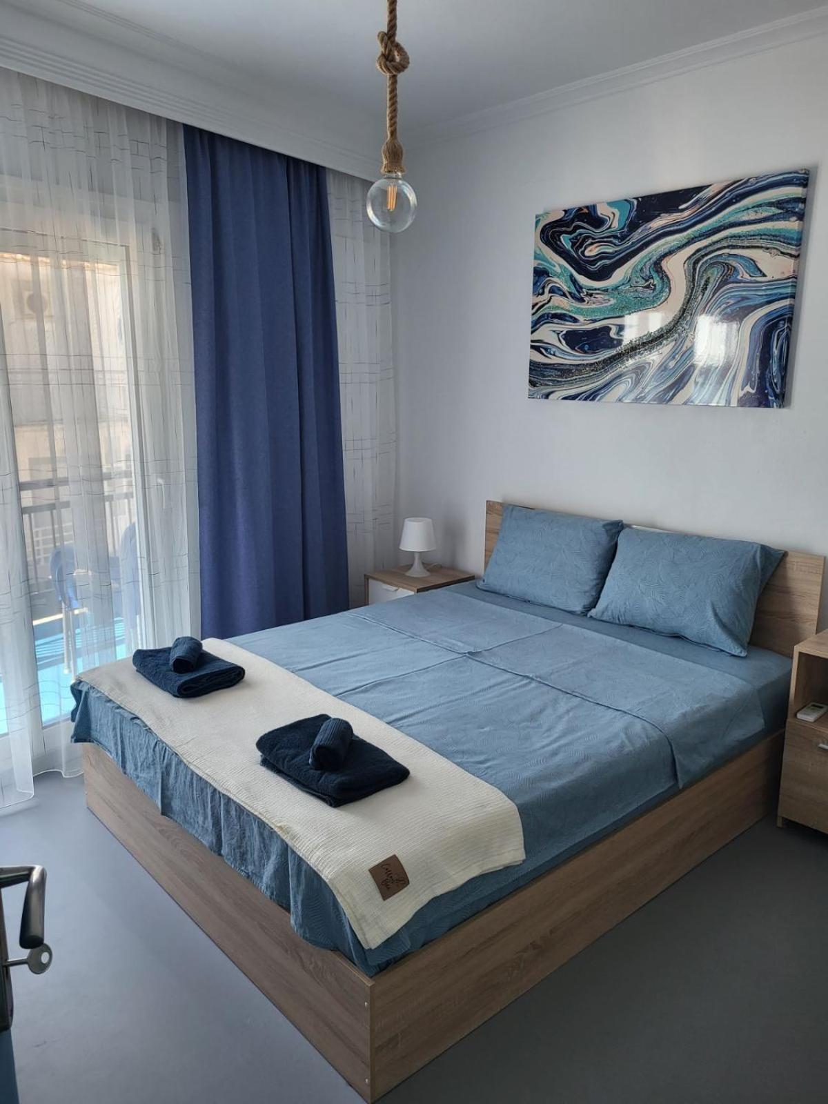 Upper Deck Apt. Lejlighed Néa Péramos Eksteriør billede