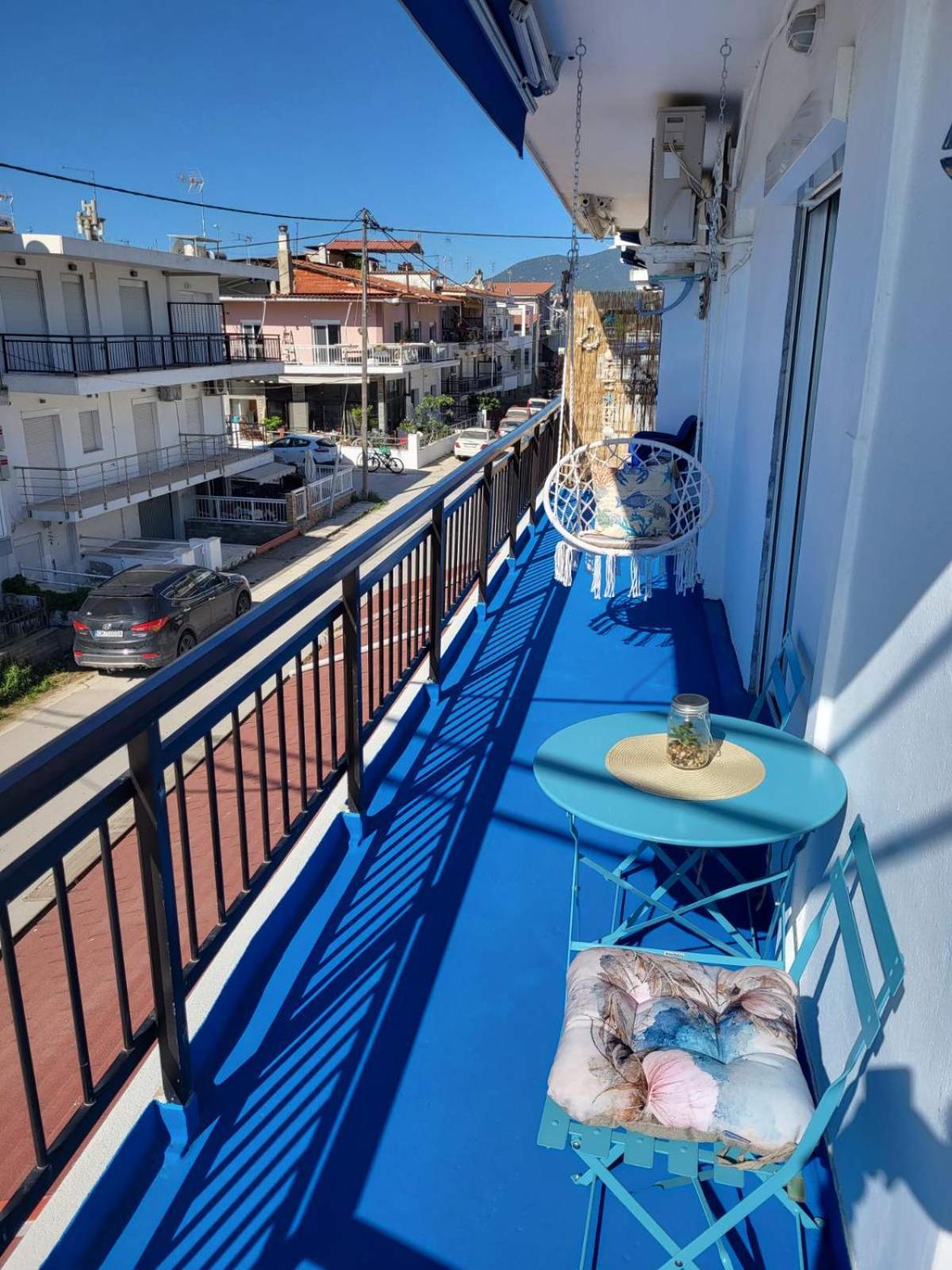 Upper Deck Apt. Lejlighed Néa Péramos Eksteriør billede