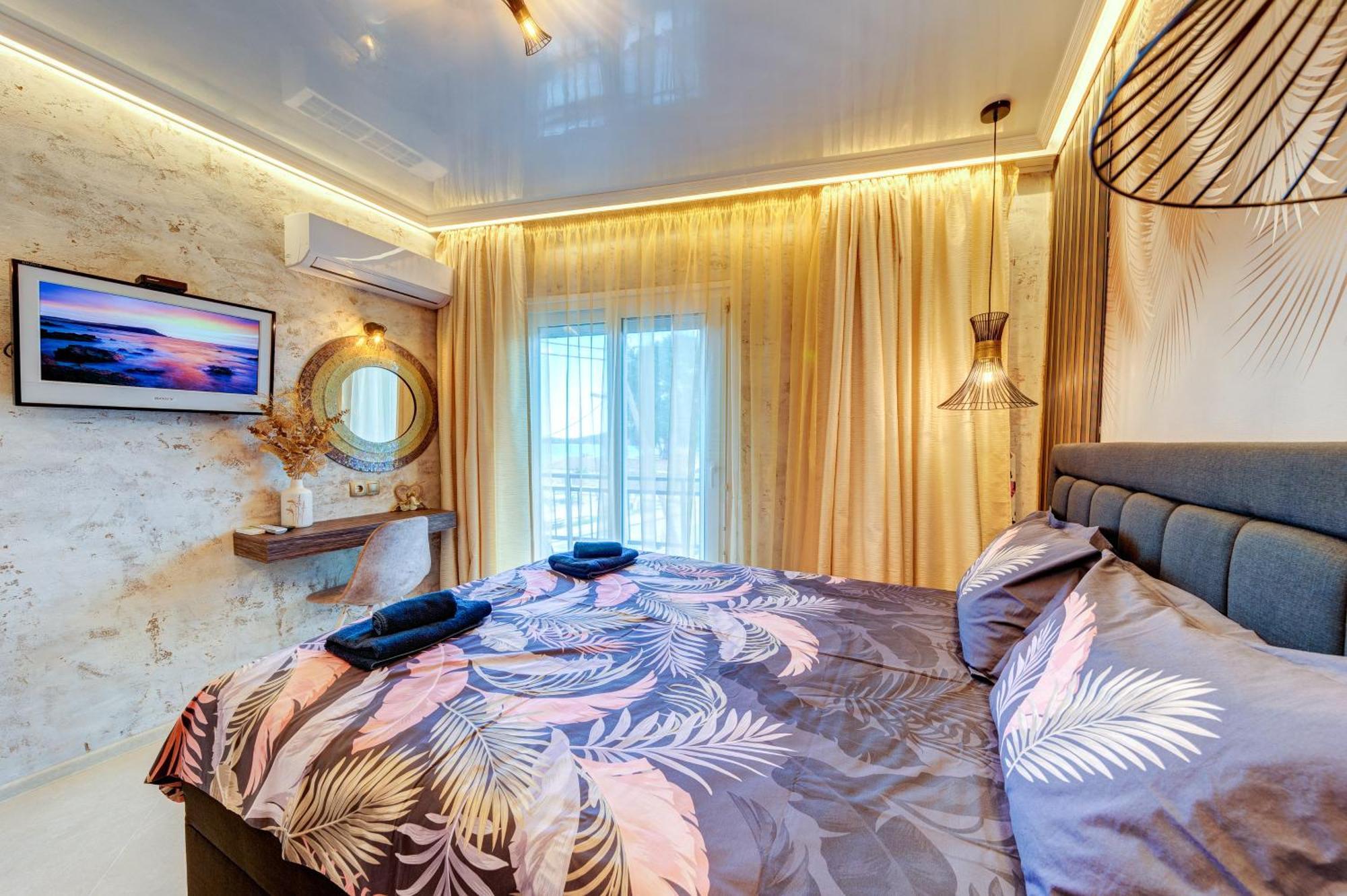 Upper Deck Apt. Lejlighed Néa Péramos Eksteriør billede