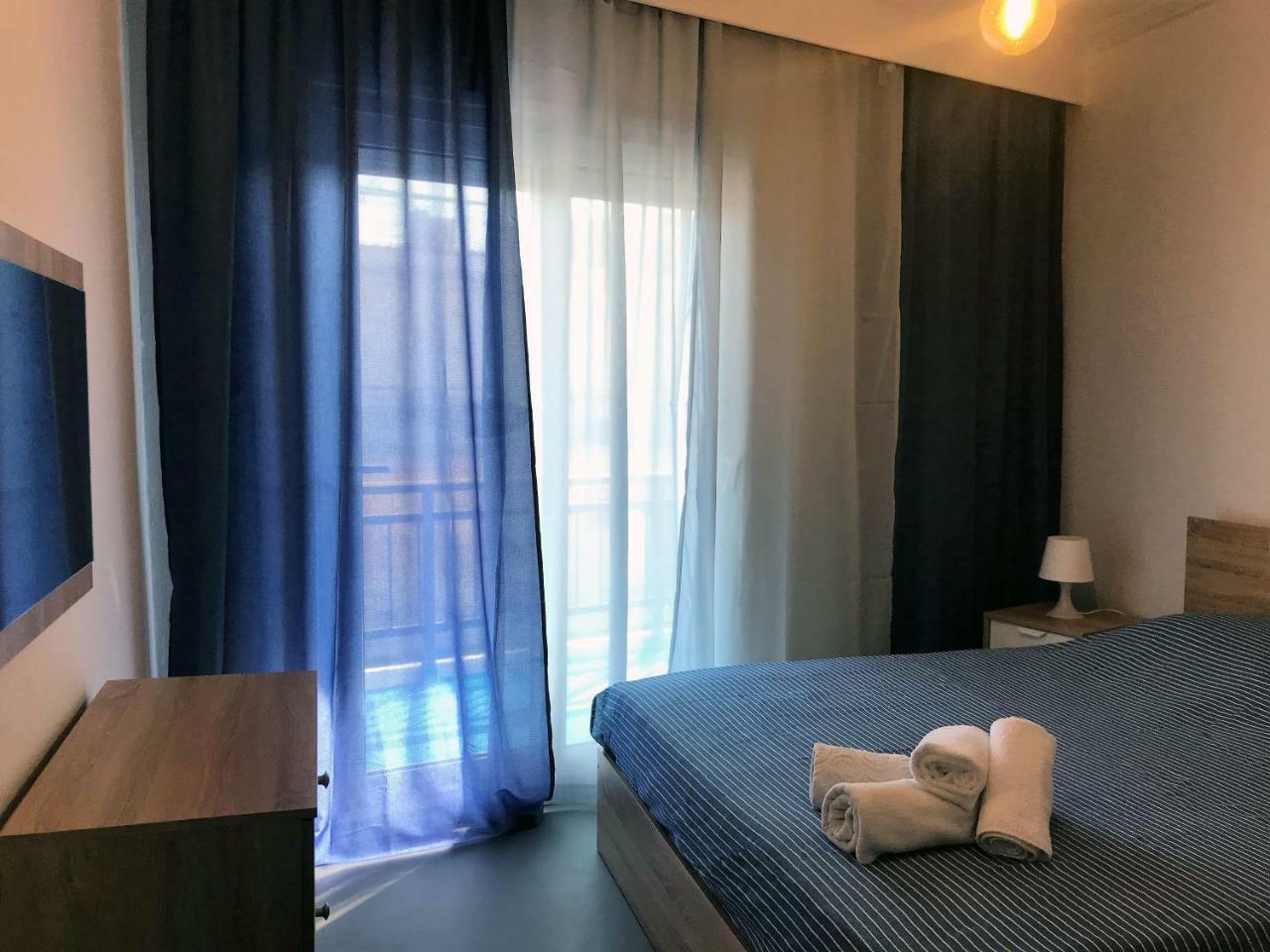 Upper Deck Apt. Lejlighed Néa Péramos Eksteriør billede